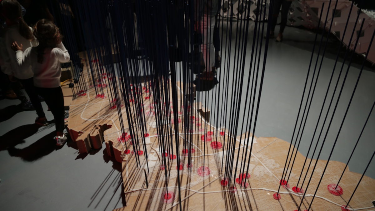 An installation by BRICKLAB that uses urban mapping to convey the layout and role of mosques in the city of Jeddah, with audio and visual elements. (Al Bawaba/Salim Essaid)