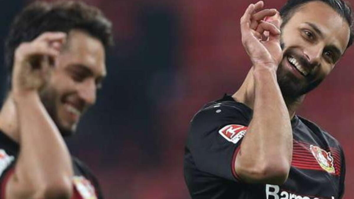 ترافيس كيلتشي لاعب كانساس سيتي تشيفز في الدوري الوطني لكرة القدم الأميركية احتفل برشة الملح، ومثله فعل ريكي فاولر لاعب الغولف.