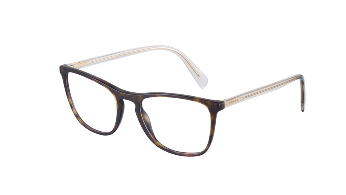 A minimalist aesthetic infuses the new creation: the front’s squared silhouette is enhanced by the refined appeal of the keyhole bridge, while the linear temples bear the brand’s lettering logo. The palette explores classic shades of Black, Matte Black, and Tortoise, accompanied by striped versions of Charcoal + White, and Charcoal + Blue.