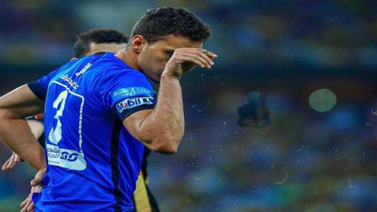 ادى لاعب كرة القدم البرازيلي كارلوس إدواردو والذي يلعب لنادي الهلال السعودي، رقصة الملح بعد تسجيله هدف التعادل في شباك اتحاد جدة .