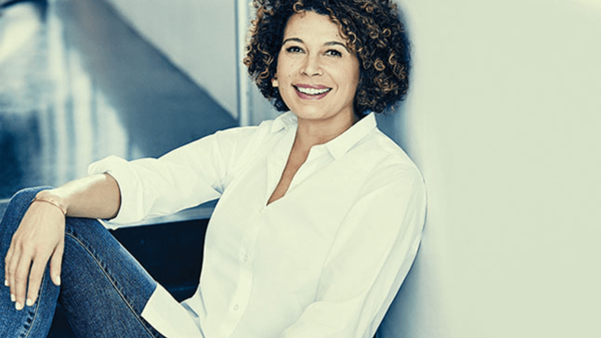 4- دونا لانجلي (50 عامًا) – بريطانيا - رئيس شركة يونيفرسال بيكتشرز الأمريكية للإنتاج السينمائي –المركز 41.