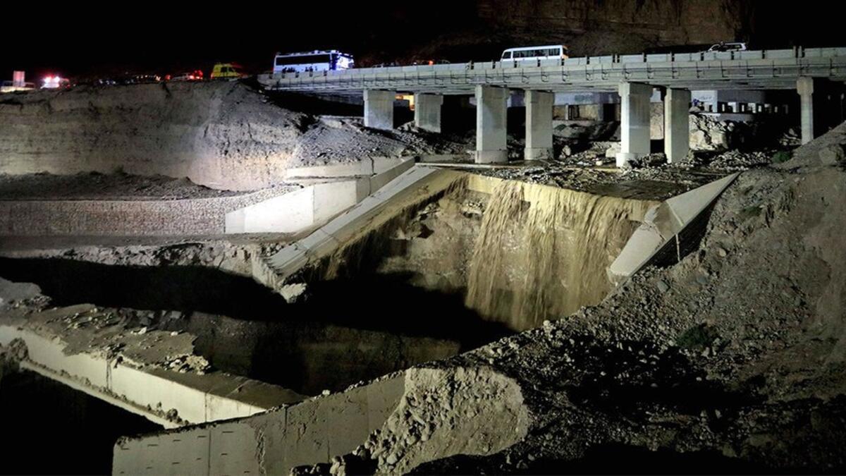 Civil Defence also said a bridge collapsed and a road was closed in the Dead Sea area (Twitter)