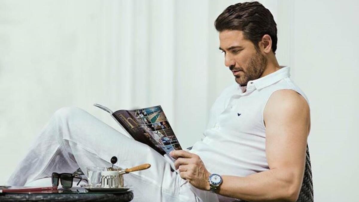 خضع الفنان المصري أحمد عز لجلسة تصوير جديدة مع مصور المشاهير خالد فضة. ونشر خالد فضة صورة من جلسة التصوير عبر صفحته الرسمية على فايسبوك لتشويق جمهور عز لباقي الصور