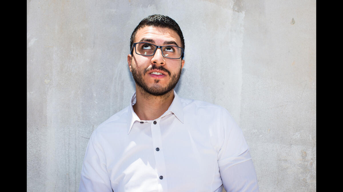 Arabic no sign tut, cluck head tilt