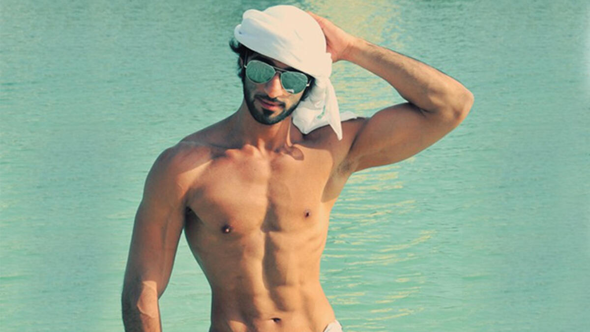 Wet a headscarf or hairband and pop it on for a virtual trip to the Arctic Circle! (Dubai’s Crown Prince shows us how it’s done!) If wet t-shirt competitions aren’t your cup of (sage) tea, just drench any item of clothing in cold water for the same chilling effect. The water will cool you as it evaporates. INSIDER TIP: socks work great!