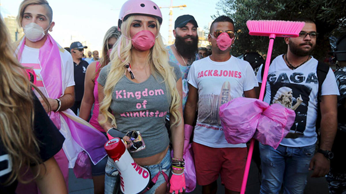 Miryam Klink cleans beirut streets