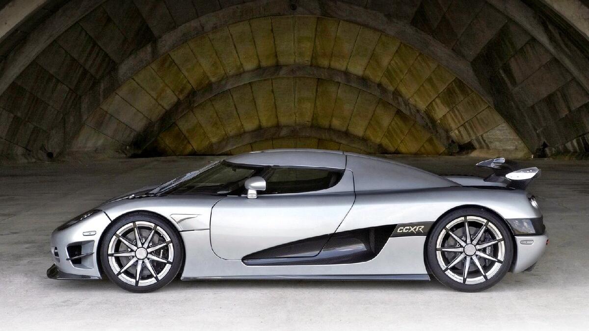 Koenigsegg CCXR Trevita – $4.8 million the most expensive street-legal production car in the world, this is coated with real diamonds. Yes, you read that right. ‘Trevita’ is an abbreviation translating into ‘three whites’. The carbon fibers are indeed coated with a diamond dust-impreganted resin/Twitter