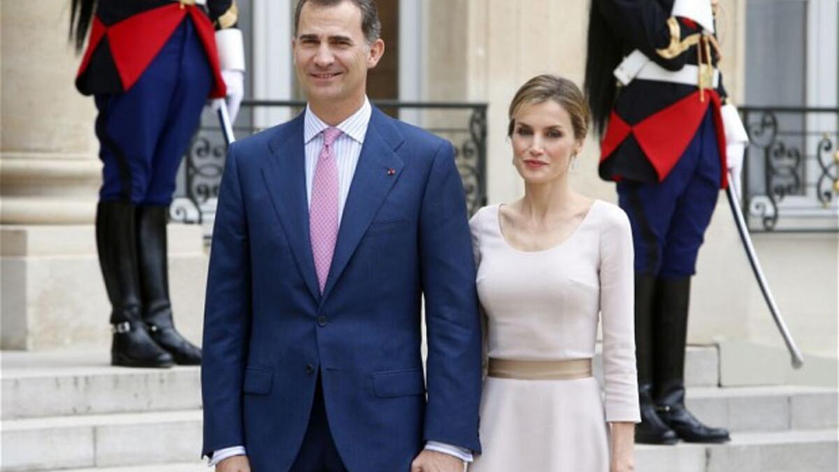 الملكة ليتيسيا: حاصلة على شهادة الماجستير في الصحافة وعملت في عدة قنوات إخبارية كـ"بلومبيرغ"  و"سي إن إن بلس" حتى التقت الملك فيليب للمرة الأولى في اسبانيا عام 2002 وتزوجا في 22 مايو 2004، وأنجبا الأميرتين لونور وصوفيا.