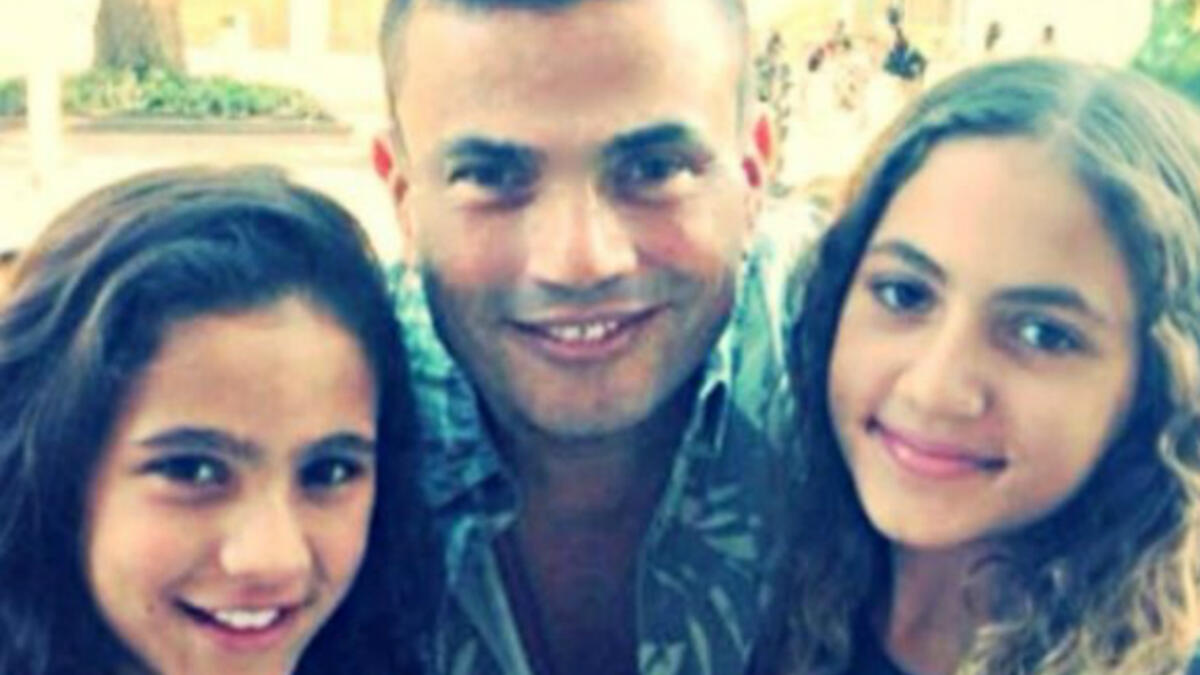 Amr Diab with his daughters Kinzy and Janna
