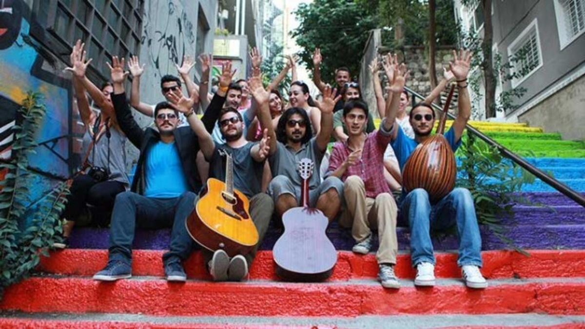 istanbul turkey cihangir street performers
