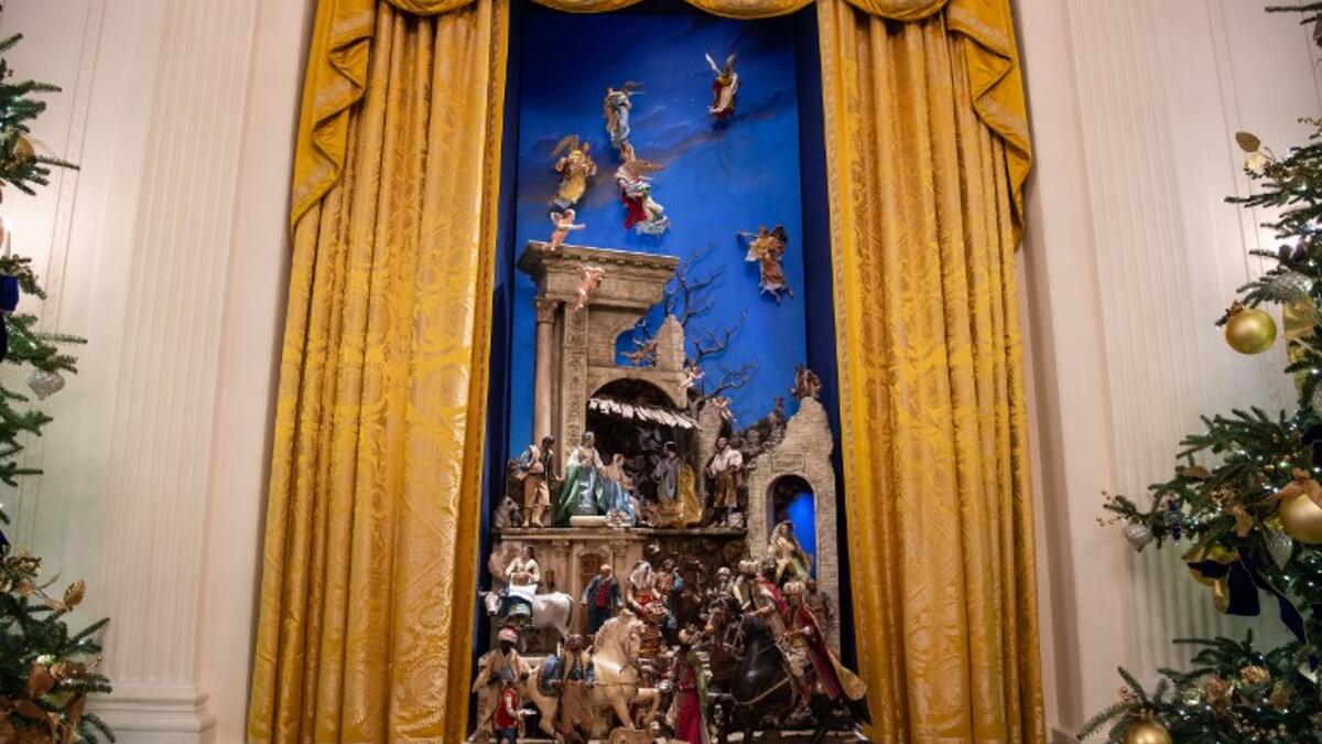 Christmas decorations are seen at the White House during a preview of the 2018 holiday decor in Washington, DC, on November 26, 2018. 
NICHOLAS KAMM / AFP