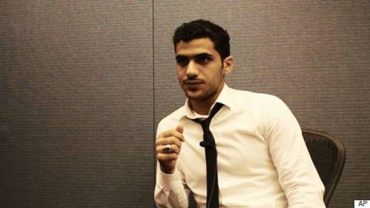 ولد محمد زيارة في كندا وترعرع في لوس أنجلوس وغزة ويعيش حالياً في ولاية شيكاغو الأميركية. وهو طالب في كلية الطب وناشط وخطيب ويهوى اليوتيوب. ذهب في زيارة عام 2015 إلى مالي بأفريقيا، حيث جمع فريقه تبرعات قيمتها نصف مليون دولار لبناء المدارس والمساجد.