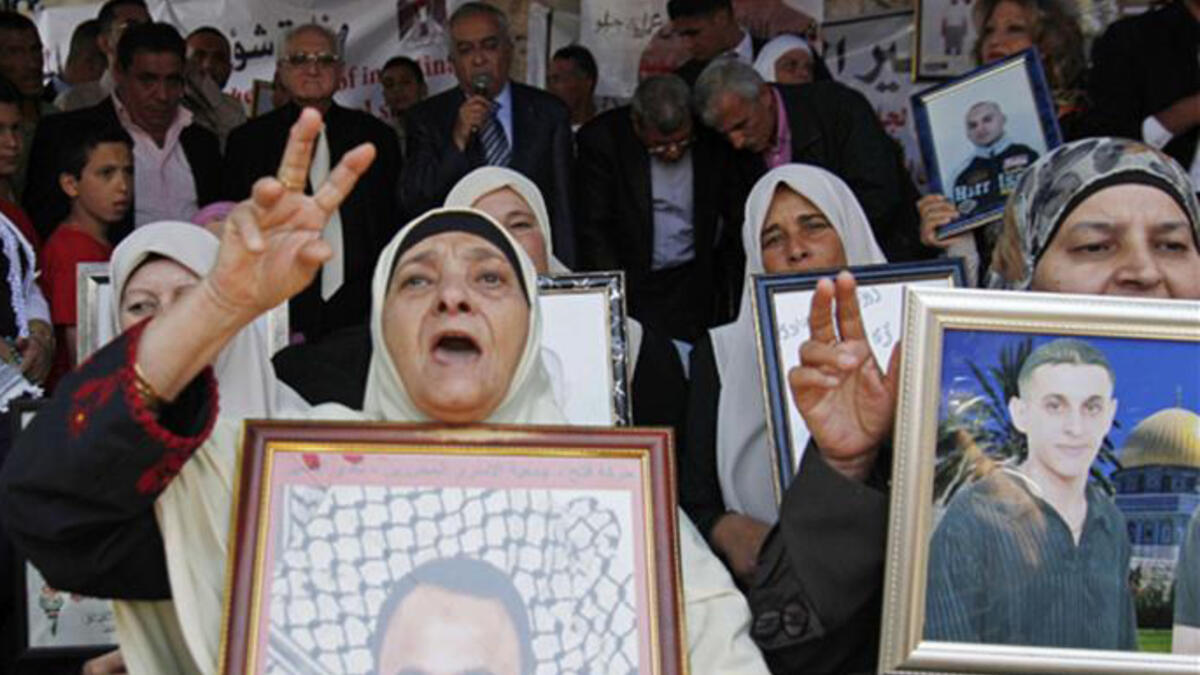 1300 Palestinian political prisoners are currently on hunger strike in Israeli jails, demanding better communication with family members, better medical treatment and the provision of air-conditioning. Prisoners also request the end of solitary confinement and administrative detention, under which Palestinians can be hold without charges for years.