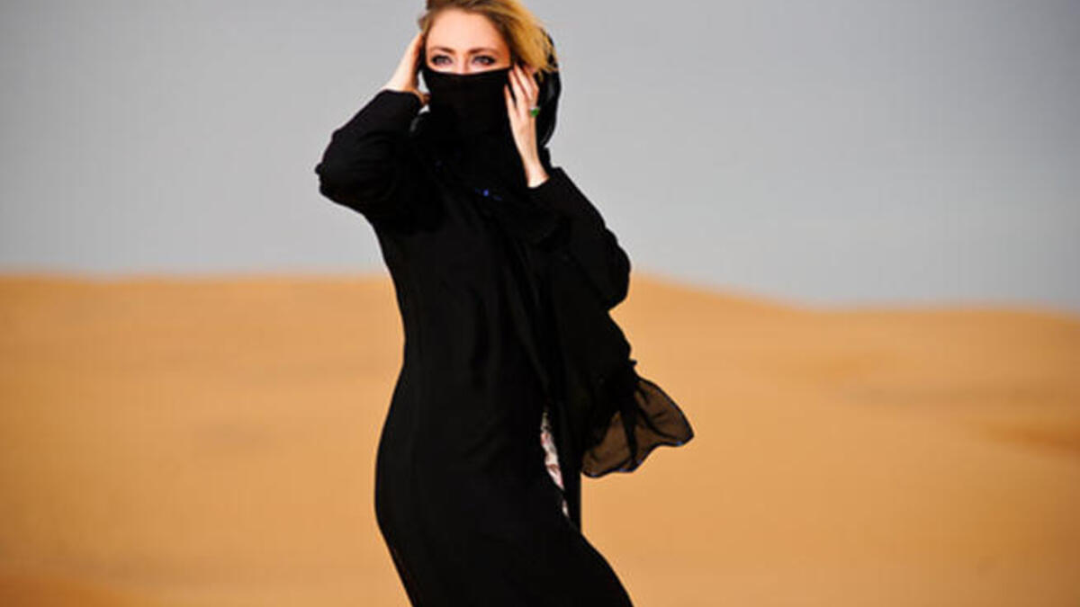 woman abaya