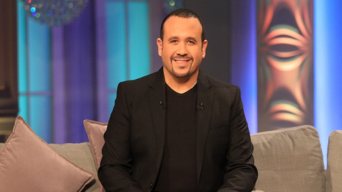 الفنان هشام عباس