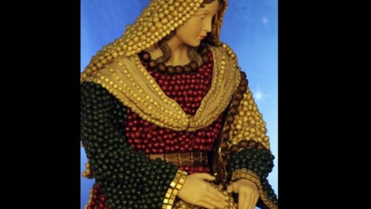 Lebanon's Christians, not such a minority as in other Middle Eastern countries, were once dominant and retain much political power. Maronite Catholics form manger scenes called nativity cribs. These cribs are based around caves, rather than stables elsewhere, and are decorated with chick peas, grains, oats, lentils and broadbeans.