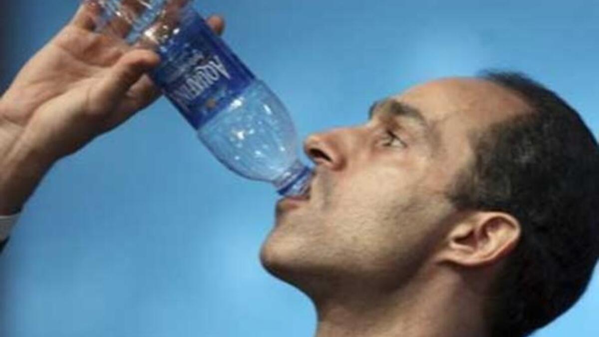 Jamal Mubarak drinks poison to kill himself