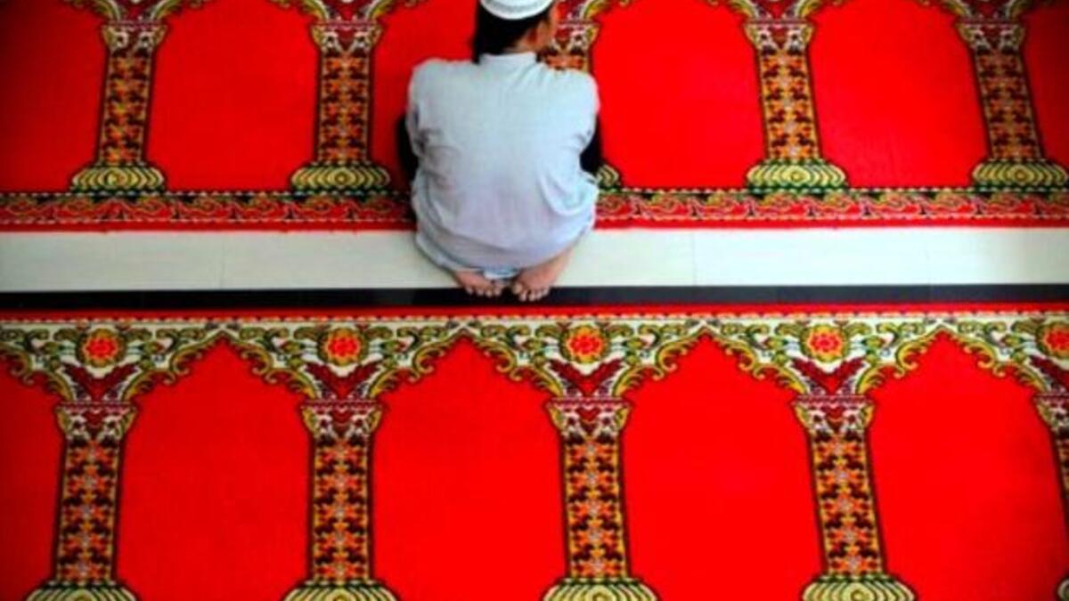 Indonesia: Jakarta enjoys Ramadan, the holiest month in Islamic calendar, when Muslims refrain from eating, drinking, smoking and sexual relations from dawn to dusk. Istiqlal mosque in Jakarta.