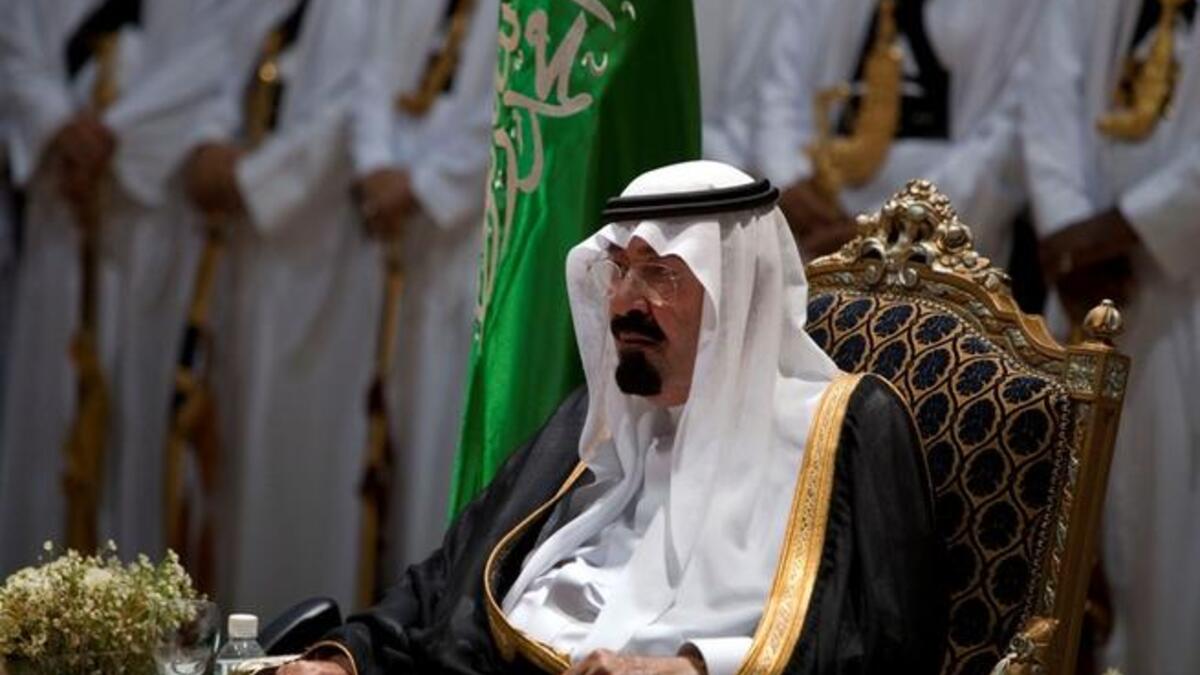 تحرص السعودية على إبقاء الثقل الشيعي الذي تمثله إيران معزولا ولذا فمن مصلحتها أن يسقط النظام السوري حليف الأخيرة. دعت السعودية الأسد للتنحي عن السلطة  إلا أن موقفها من الاحتجاجات في البحرين لا يحسن من واقع الديموقراطية التي تتبعها ضد نظام الأسد.