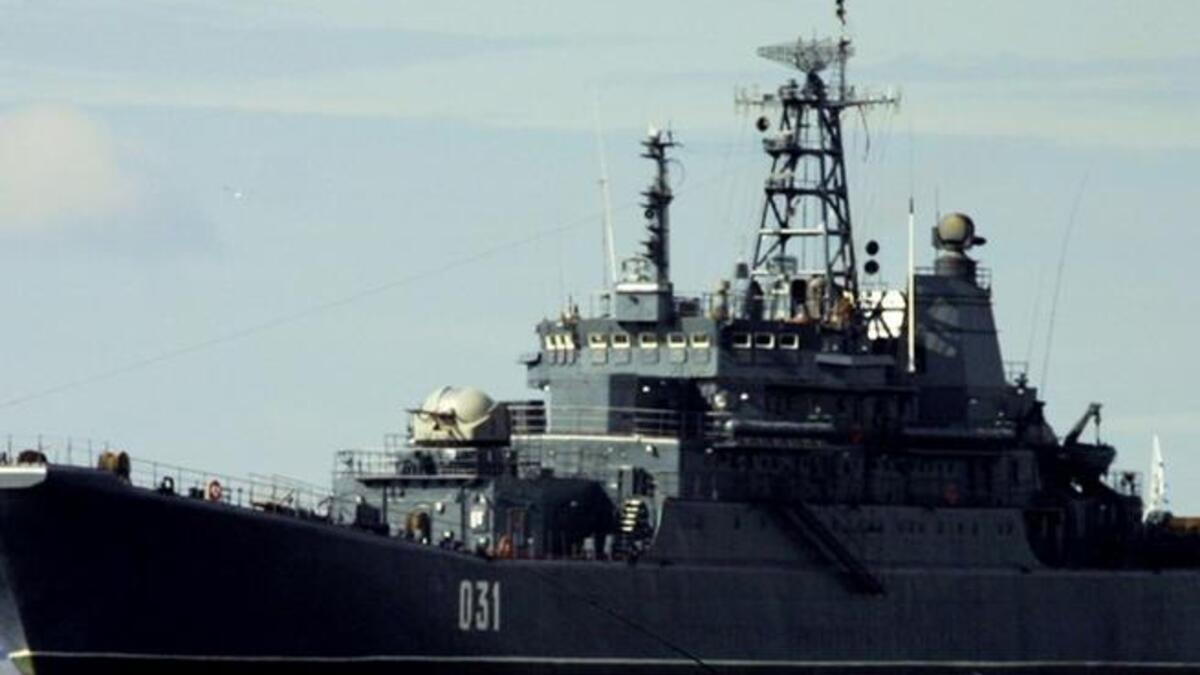 علاقة أخرى مميزة هي العلاقة السورية-الروسية. استقبل ميناء طرطوس السوري هذا الشهر سفينة روسية محملة بالذخائر التي يقال بأنها تحمل صواريخ "اسكندر" الروسية بعد أن سمحت السلطات القبرصية بمرورها. لا تزال سوريا تمنع إيقاع عقوبات ضد سوريا في مجلس الأمن.