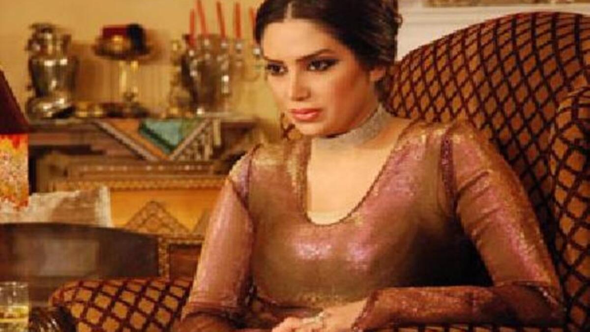 الممثلة السورية رنا الأبيض تدعم الدستور الجديد