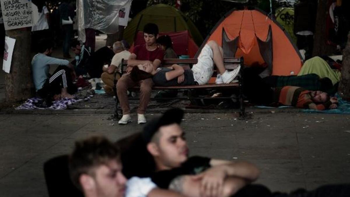 Demonstrating is hard work. With all the chanting, running, crying it’s no wonder that these would-be revolutionaries have taken time-out for a little shut-eye. Ahhh, don’t they look sweet?