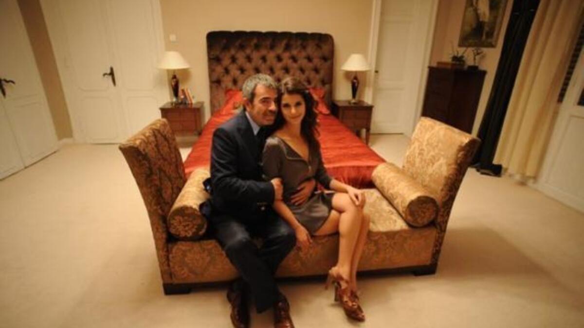 تجذب الدراما التركية المتابعين إليها بحسن اختيار وتنسيق الأثاث وذوق عال في الديكور والألوان.