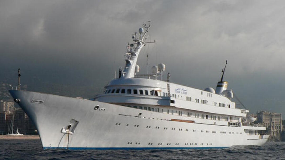 اسهام البحر -  من السعودية إلى اليونان، كان هذا اليخت ملكا لملك السعودية وانتقل لسلسة من الأقارب بعد ذلك. 50 مليون يورو.