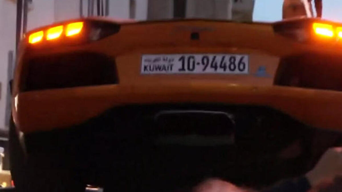 سيارة لامبورجيني أفنتادور كويتية في لندن