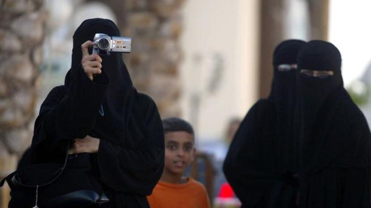 سائحات سعوديات في الخارج