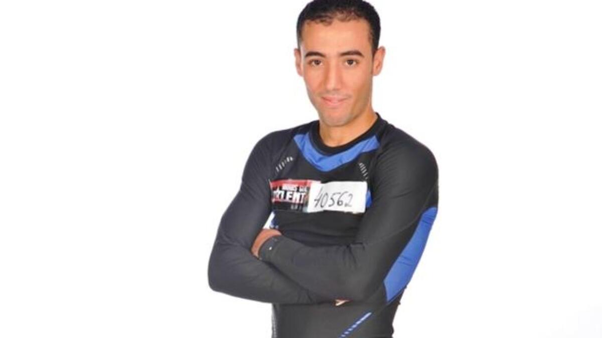 Hussein Rasmi balances for Egypt in AGT