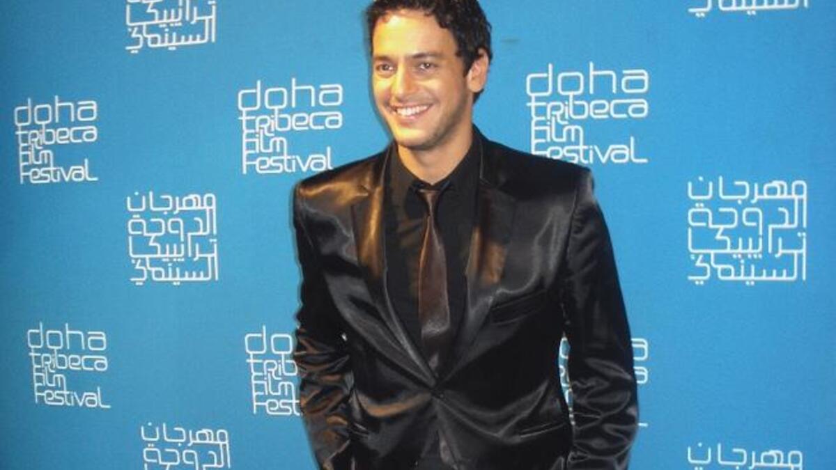 Artist ‘Khaled Abul Naga’ voted at ‘Al Orooba School’ and took his place in line patiently with the long queue of voters.