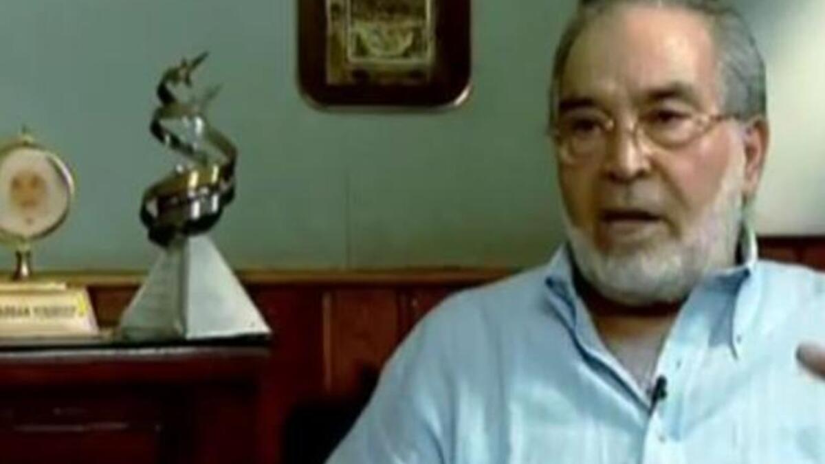 Hassan Yousif: Newspaper 'Dunya Al Watan'. The actor Hassan Yousef described the young Egyptians loitering about in Tahrir Square as a mob of cowards and thugs.