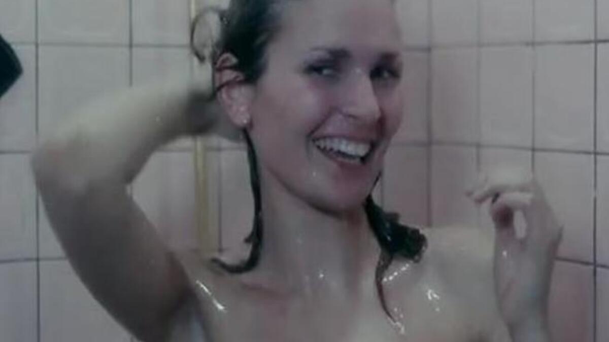 Yussra: Defended the president and called for young people to return to their homes and refused to not find negatives in the policies of the 30 year old system.