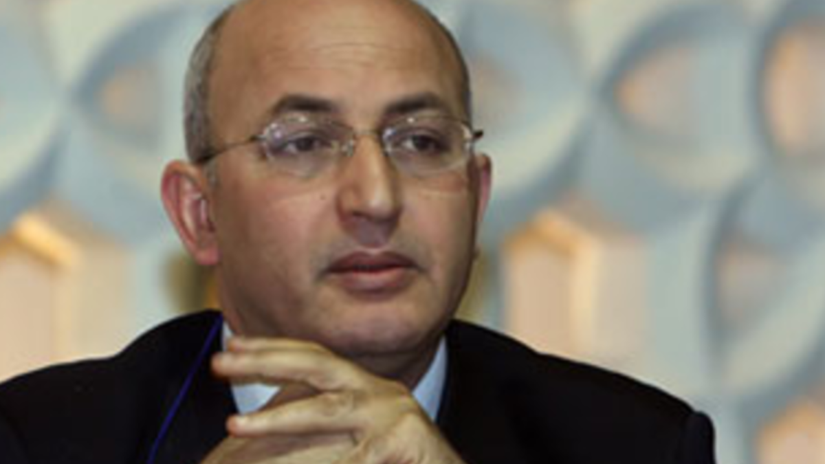 Syed Ali: In his TV program, he clearly signaled his support of Mubarak in his show hosted by journalist Najat Rahman under the claim  for an entire episode that she had been influenced by Israeil and American allied agents.