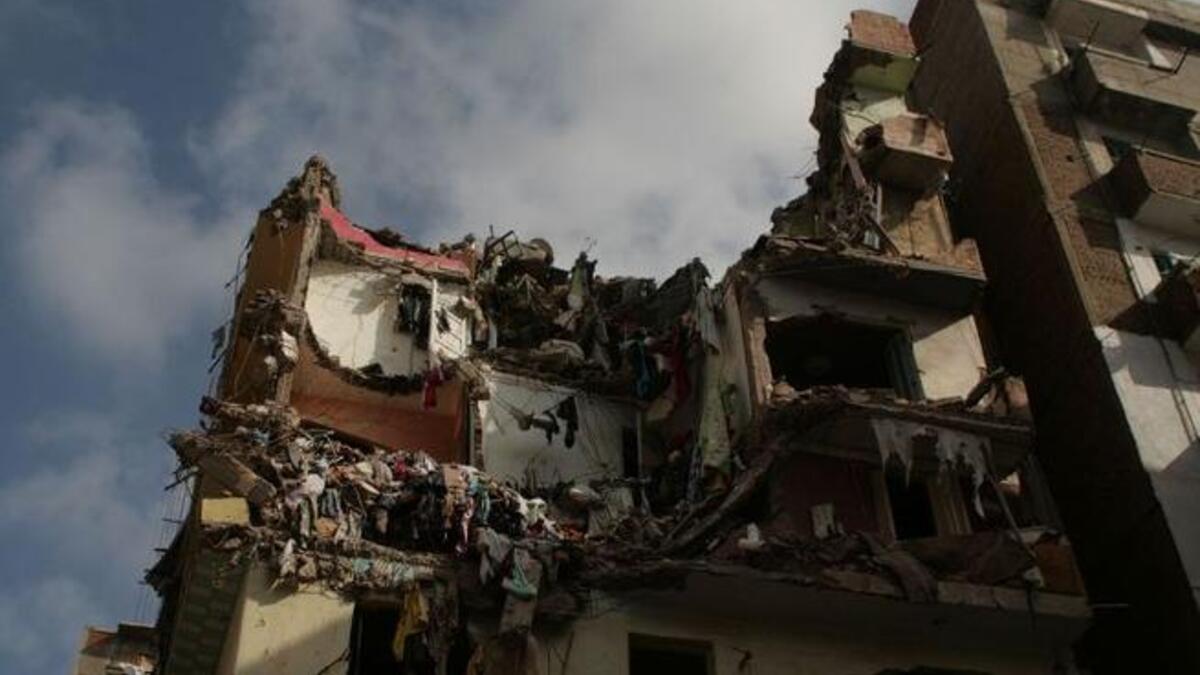 انهيار عقار الجمرك في مصر