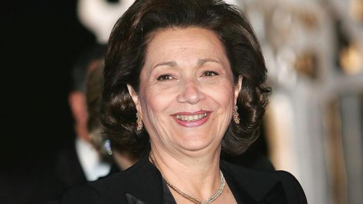 Suzanne Mubarak smiles