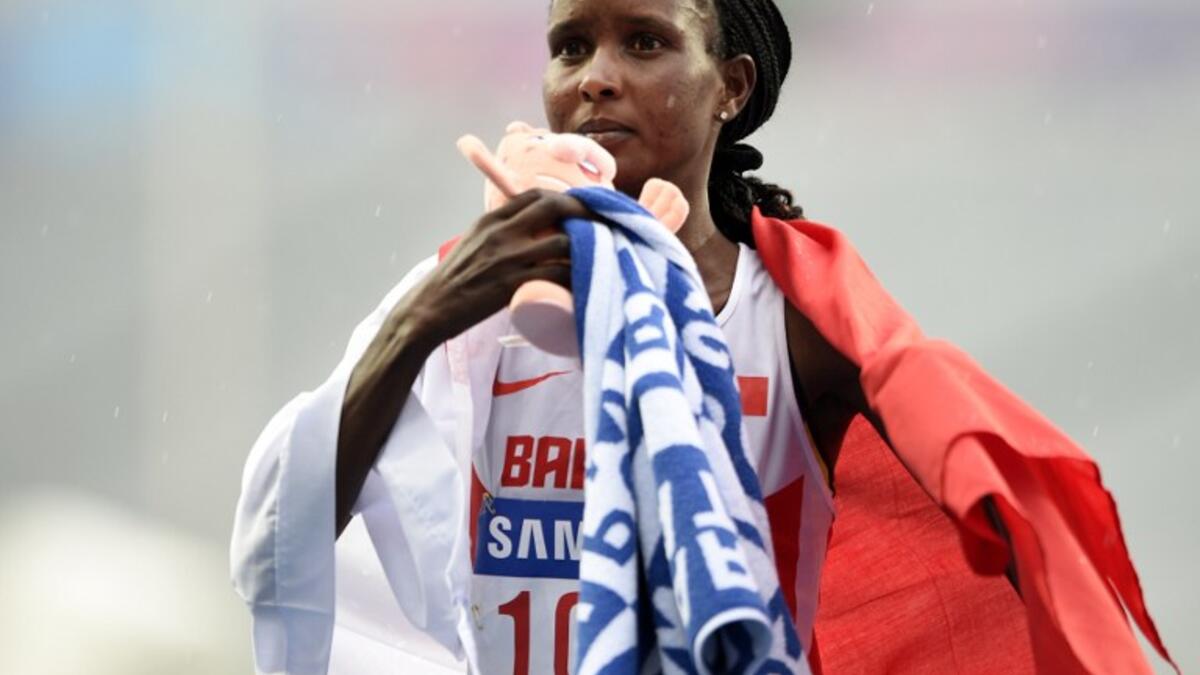 العداءة البحرينية يونيس كيروا: فضية الماراثون.