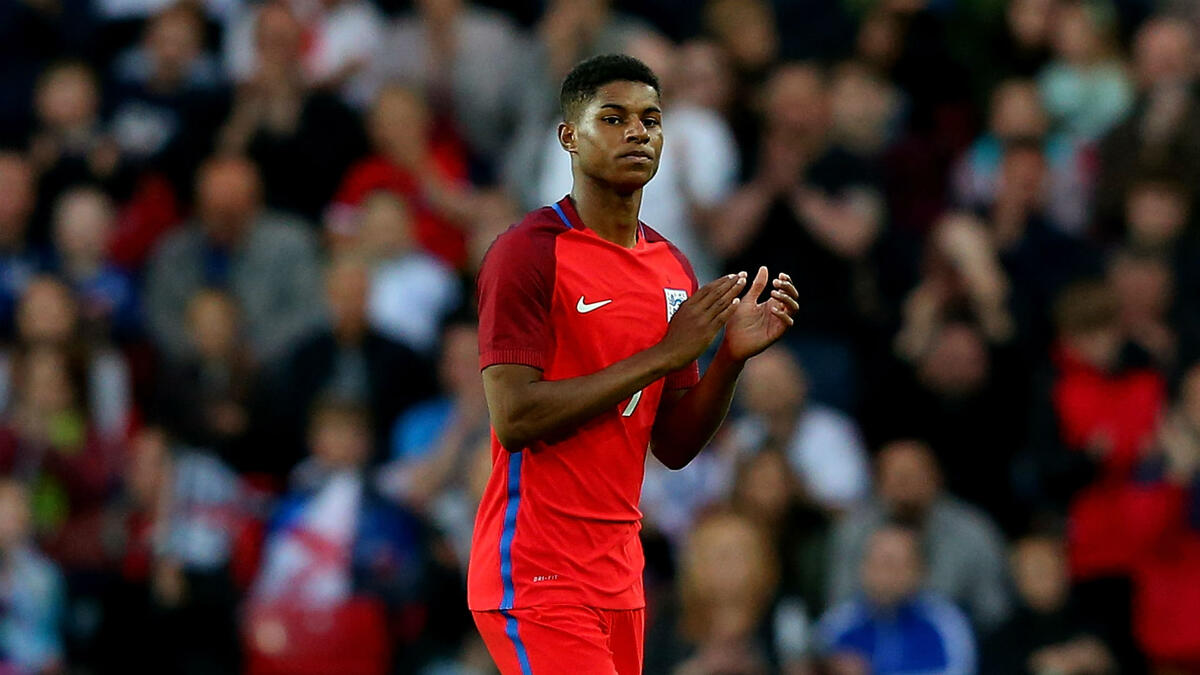 المهاجم الإنجليزي ماركوس راشفورد (18 عاماً): مفاجأة الموسم مع مانشستر يونايتد، فرض نفسه على المدرب روي هودجسون الذي استدعاه بعد 4 أشهر بزغ فيها نجمه منذ هدفه الأول الذي سجله في الدوري الأوروبي، من المستبعد أن يشارك أساسياً إلا أنه يبقى ورقة رابحة لفريق الأسود الثلاثة.