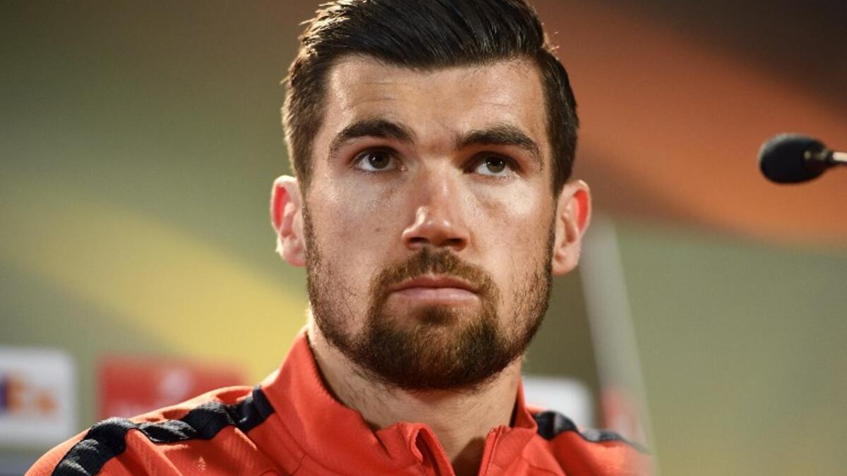 الاسترالي مات رايان: لعب لكلوب بروج الذي انتقل له بعد تألقه رفقة سنترال كوست مارينرز، وفاز بكأس بلجيكا عام 2015، لينتقل إلى فالنسيا مقابل 6.3 ملايين يورو، وحرمته الإصابات المتكررة من المشاركة ليعار لغينك بهدف الحصول على فرص أكثر.