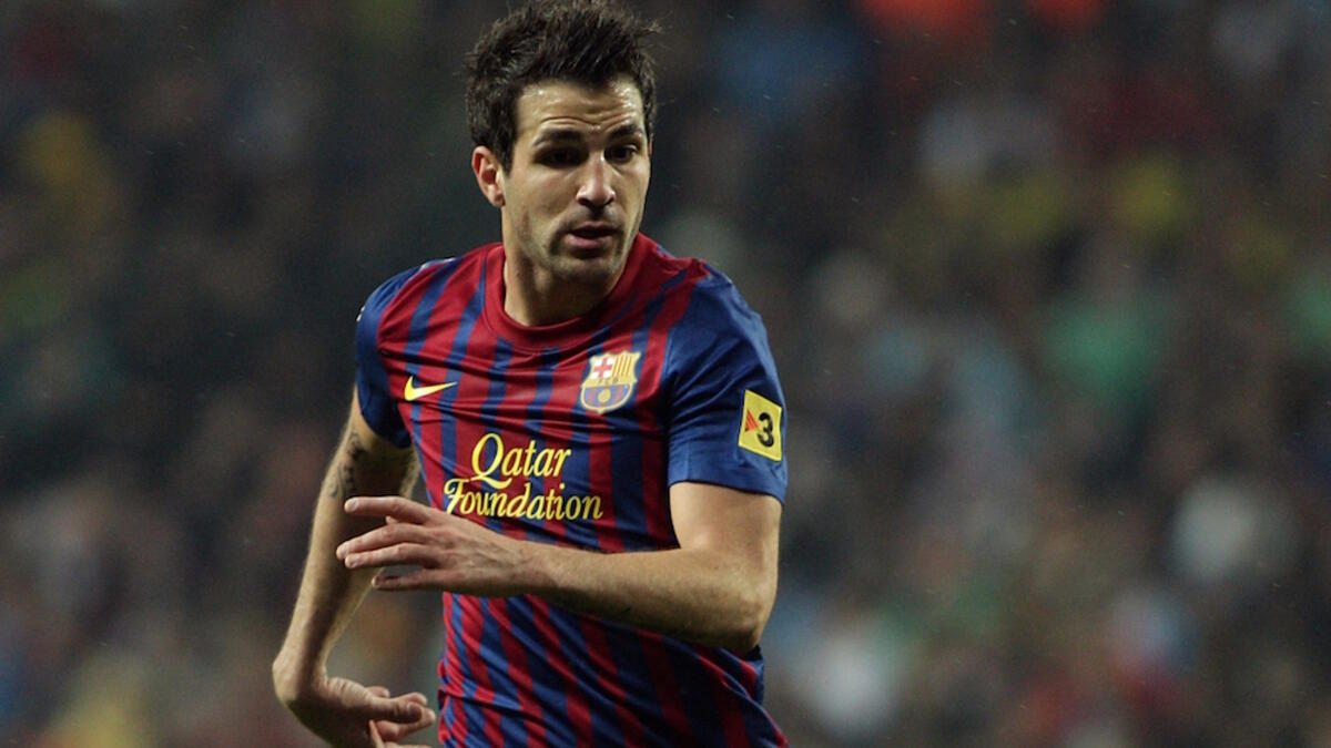 لاعب الوسط الإسباني سيسك فابريغاس: خطفه آرسين فينغر مدرب آرسنال مقابل 3.2 مليون يورو عام 2003 من أكاديمية لا ماسيا الخاصة ببرشلونة، لكن الفريق الكتالوني تمكن من إعادته لملعب كامب ناو عام 2011 مقابل 34 مليون يورو.