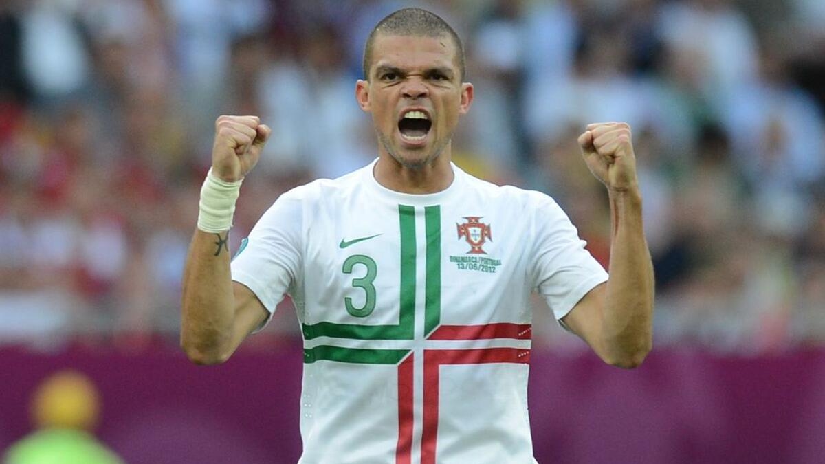 المدافع البرتغالي بيبي: ولد في البرازيل إلا أنه اختار الدفاع عن ألوان منتخب برازيليي أوروبا.