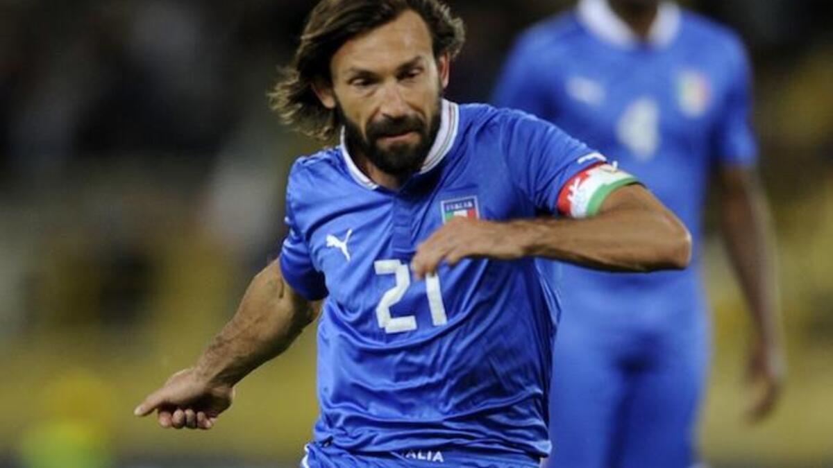 صانع الألعاب الإيطالي أندريا بيرلو: أحد أبرز لاعبي الوسط في تاريخ الكرة الحديث وبلاده، ساهم صاحب الـ 34 عاماً في فوز الآتزوري بنسخة 2006. سيبني الفريق تكتيكاته حول صاحب اللحية الكثيفة القادر على التمرير وإيجاد الحلول في أصعب الأوقات.