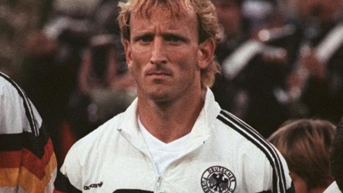 الظهير والجناح الألماني أندرياس بريمه، فاز بكأس العالم 1990، بعتبر من أبرز منفذي الركلات الحرة والكرات العرضية وضربات الجزاء في التاريخ.