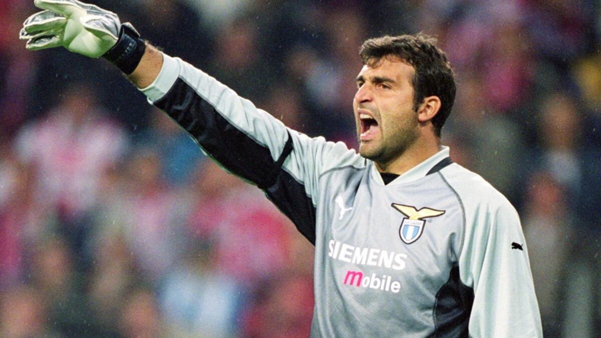 الإيطالي أنجيلو بيروتزي: من إنتر ميلان إلى لاتسيو عام 2000 مقابل 20.658 مليون يورو.