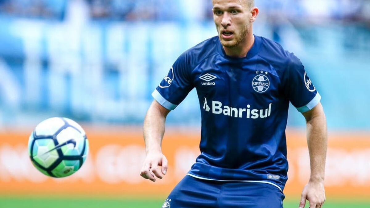 لاعب الوسط البرازيلي آرتور: من غريميو إلى برشلونة