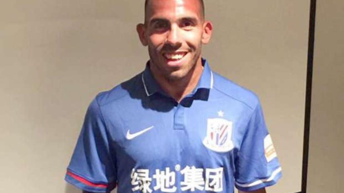 1- الأرجنتيني كارلوس تيفيز (شنغهاي الصيني): 615 ألف جنيه استرليني أسبوعياً (32 مليون سنوياً).