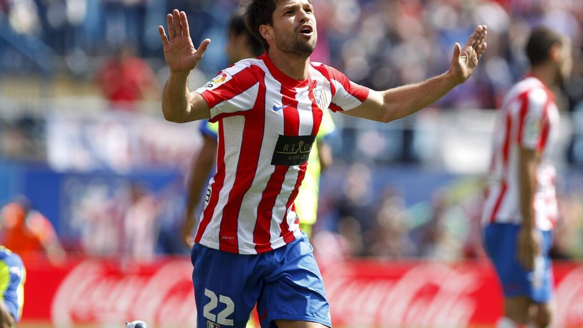 دييغو ريباس: لم تكن فترته مميزة مع يوفنتوس، شارك في 47 مباراة خلال موسم ونصف (بداية من 2009-2010 وحتى يناير 2011)، سجل 7 أهداف وصنع 18 هدفاً، وتم بيعه لاحقاً لفولفسبورغ. انتقل لأتلتيكو مدريد معاراً موسم 2011-2012 قبل أن يتم شراؤه في 2014، ثم بيعه بعد 6 أشهر فقط، سجل 8 أهداف في 62 مباراة.