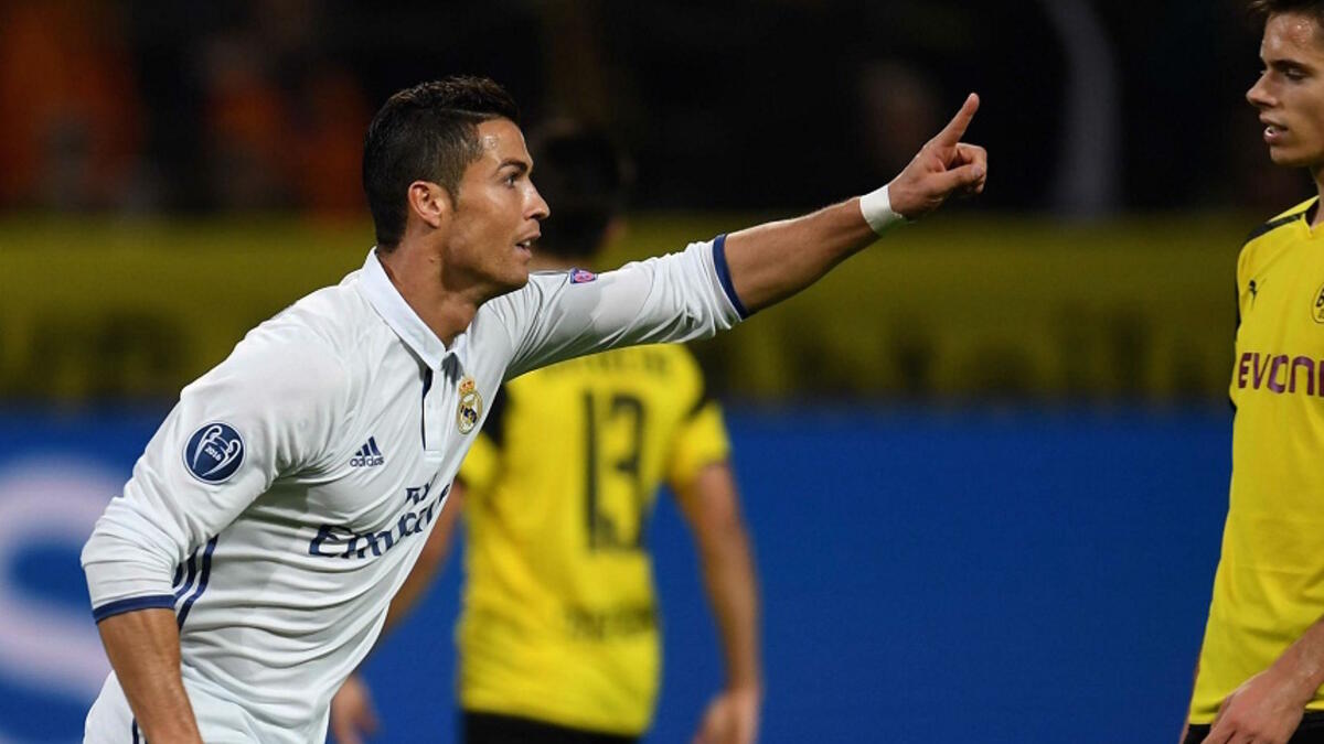 المركز الخامس: البرتغالي كريستيانو رونالدو مهاجم ريال مدريد الحالي ومانشستر يونايتد السابق