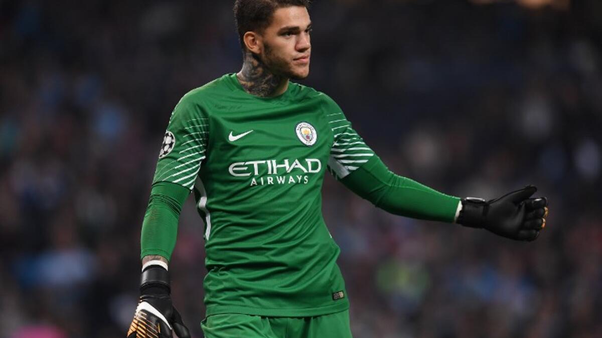 البرازيلي إيديرسون: من بنفيكا إلى مانشستر سيتي عام 2017 مقابل 40 مليون يورو.